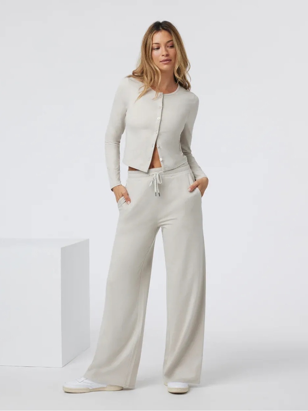 Vuori Halo Essential Wide-leg Pant